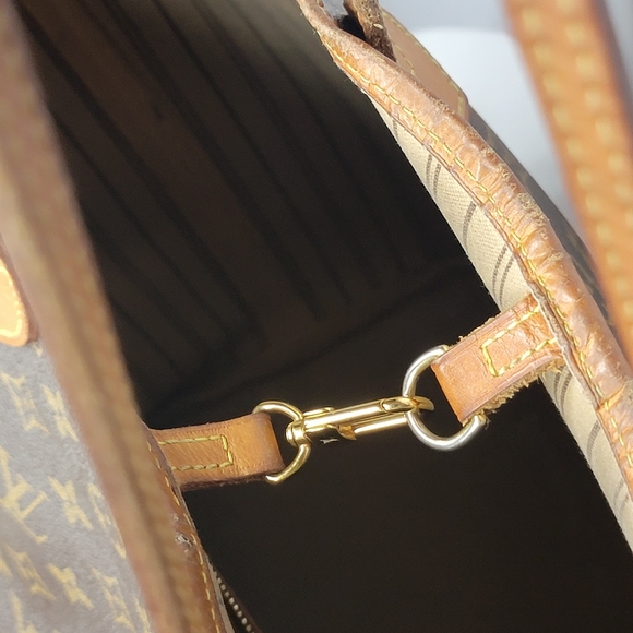 Louis Vuitton Neverfull GM Monogram Large Tote - Picture 7 of 10